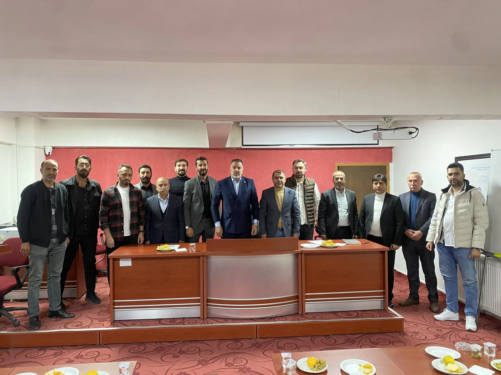 Başkan Gök, Mahalle Muhtarlarıyla Toplantı Düzenledi