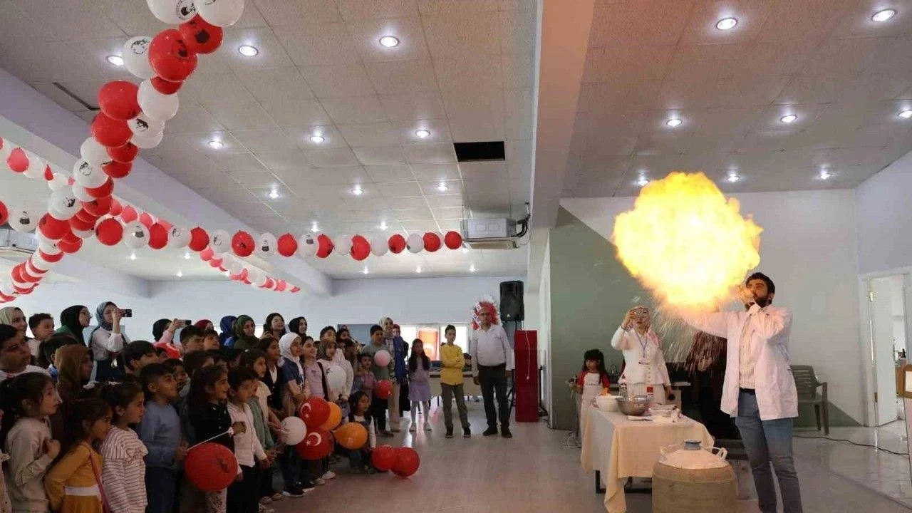 Elazığ Bilim Merkezi’nde 23 Nisan Coşkusu