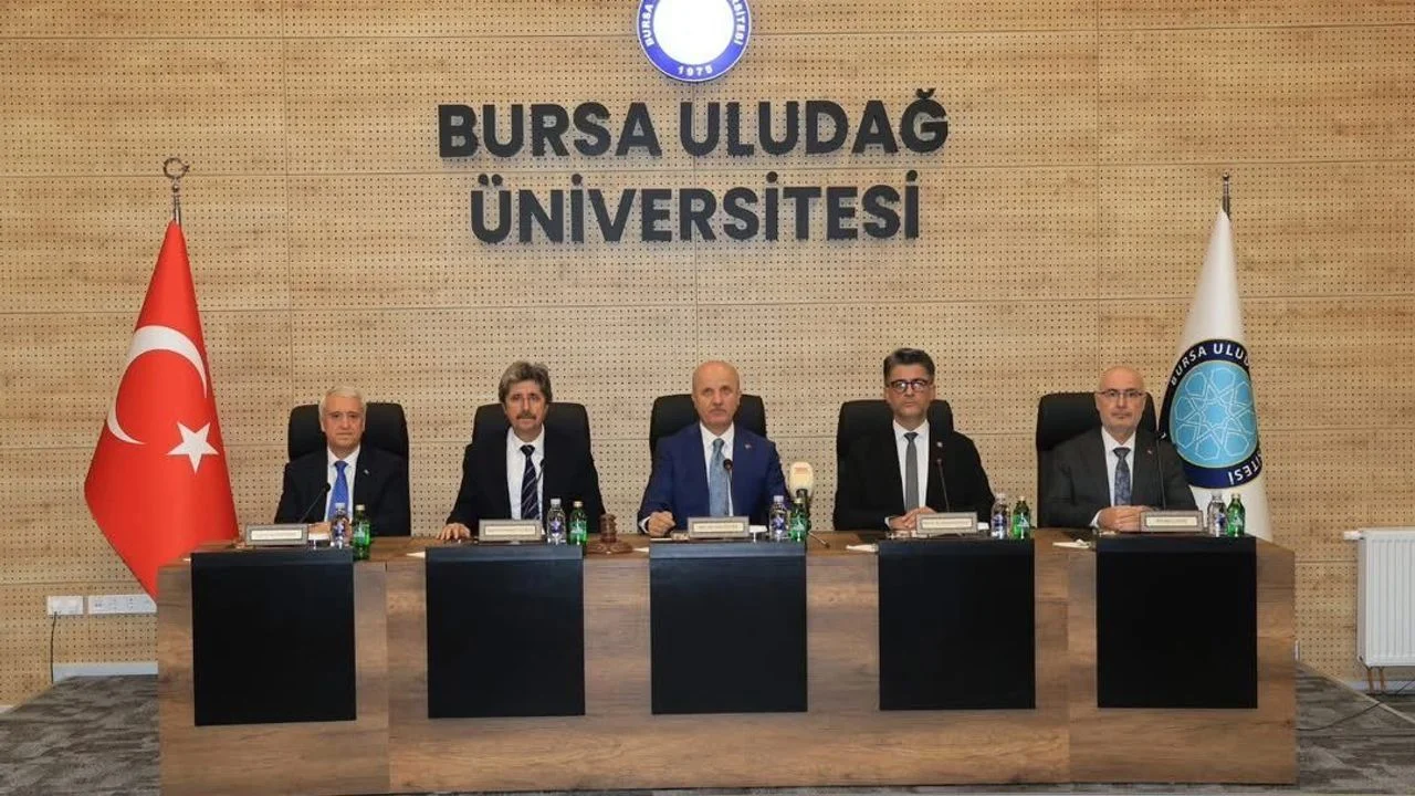 ÜAK Yönetim Kurulu Bursa’da Toplandı: Yükseköğretimde Yeni Dönem Stratejileri Masada