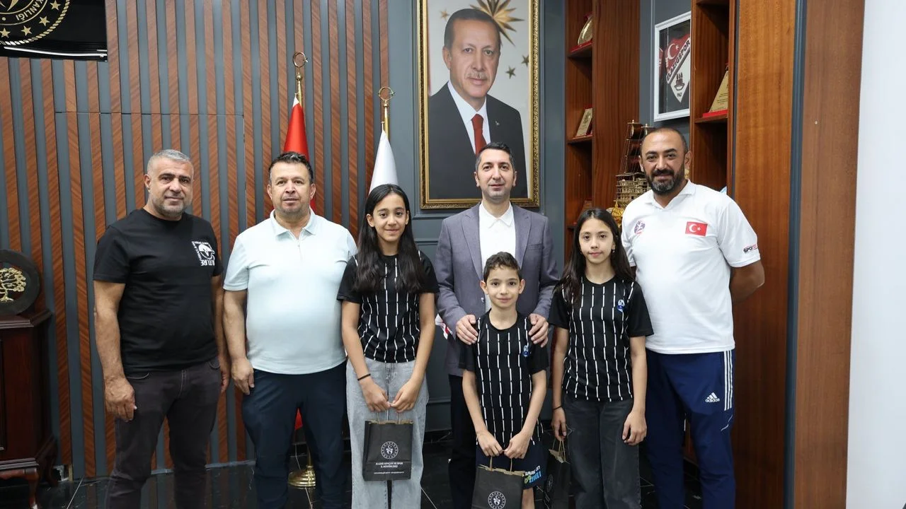 Elazığ’da Eskrim Rüzgarı: İl Temsilciliğinden Müdür Eren’e Teşekkür Ziyareti