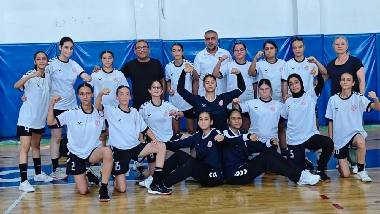 Elazığ Hentbolunda Tarihi Başarı: Hem Kızlar Hem Erkekler Türkiye Finalleri’nde