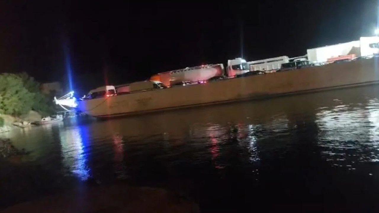 Elazığ-Pertek Feribotunda Teknik Arıza: Yolcular Korku Dolu Anlar Yaşadı