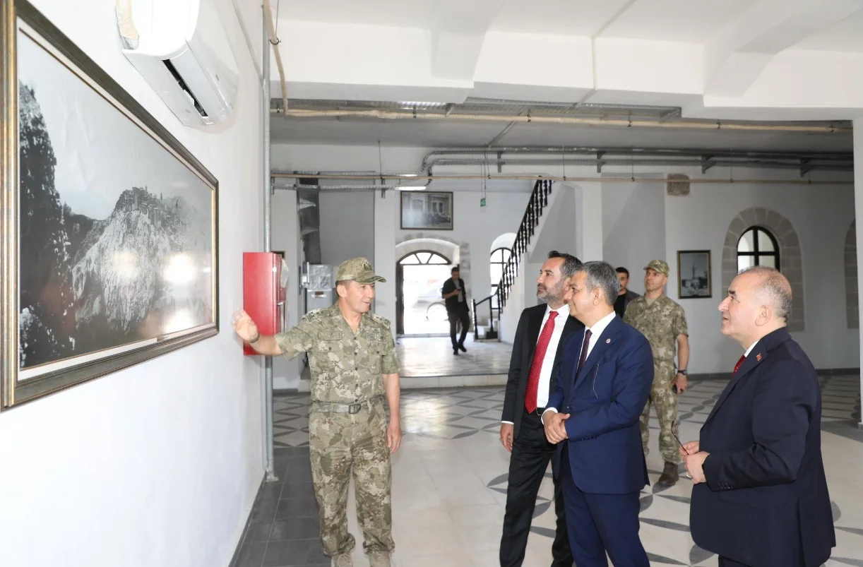 İl Yöneticileri Mekteb-İ İdad-İ Binasını Yerinde İnceledi
