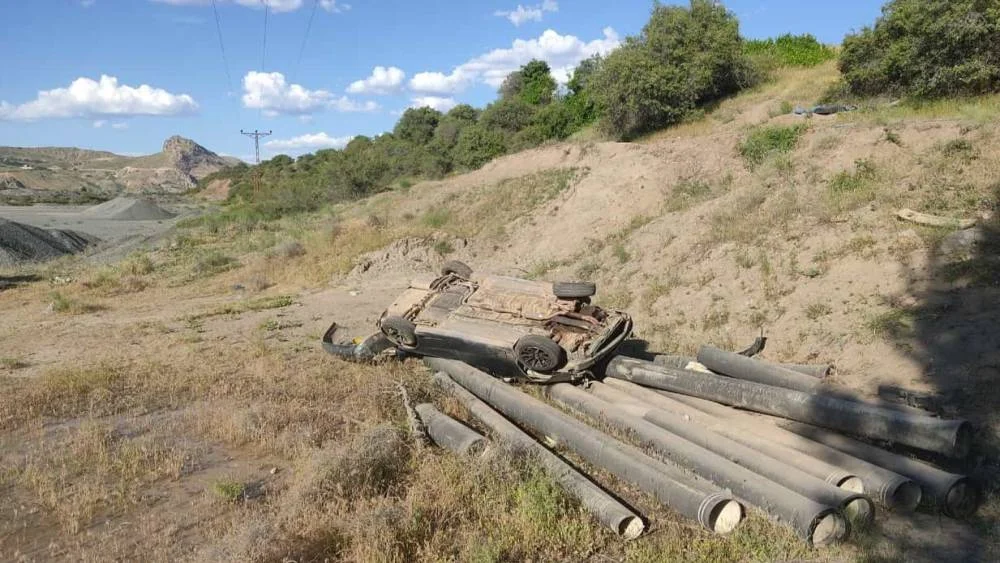 Elazığ’da Bir Otomobilin Şarampole Yuvarlanması Tragik Bir Kaza Sonucu: 1 Kişi Hayatını Kaybetti, 6 Kişi Yaralandı