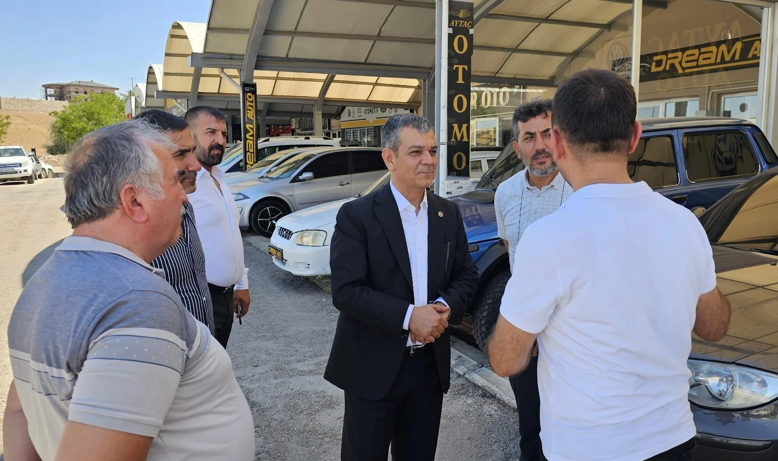 Milletvekili Prof. Dr. Keleş Elazığ Galericiler Sitesi’ni Ziyaret Etti
