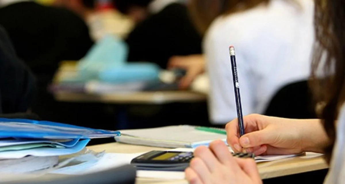 Anadolu Üniversitesi AÖF Yaz Okulu İçin Kayıt Zamanı: 1-5 Temmuz Tarihlerinde Yapılacak Kayıtlarla Ders Eksikliklerinizi Tamamlayın!