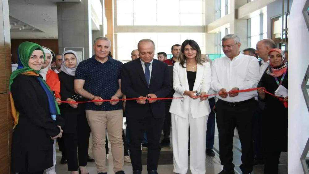 Sanatın İyileştirici Gücü: Elazığ Fethi Sekin Şehir Hastanesi’nde El İşi ve Resim Sergisi Açıldı