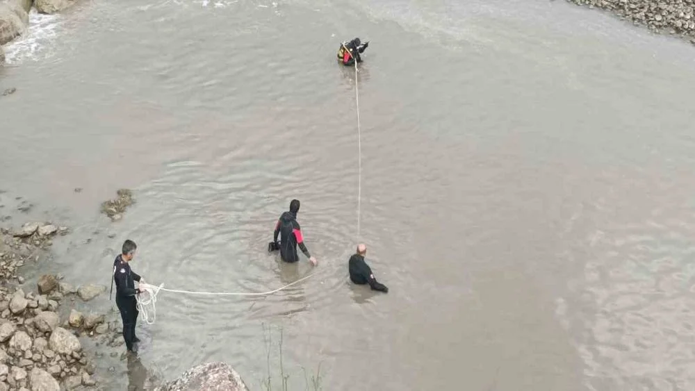 Murat Nehri’nde Kaybolan Küçük Çocuğun Cansız Bedenine Ulaşıldı
