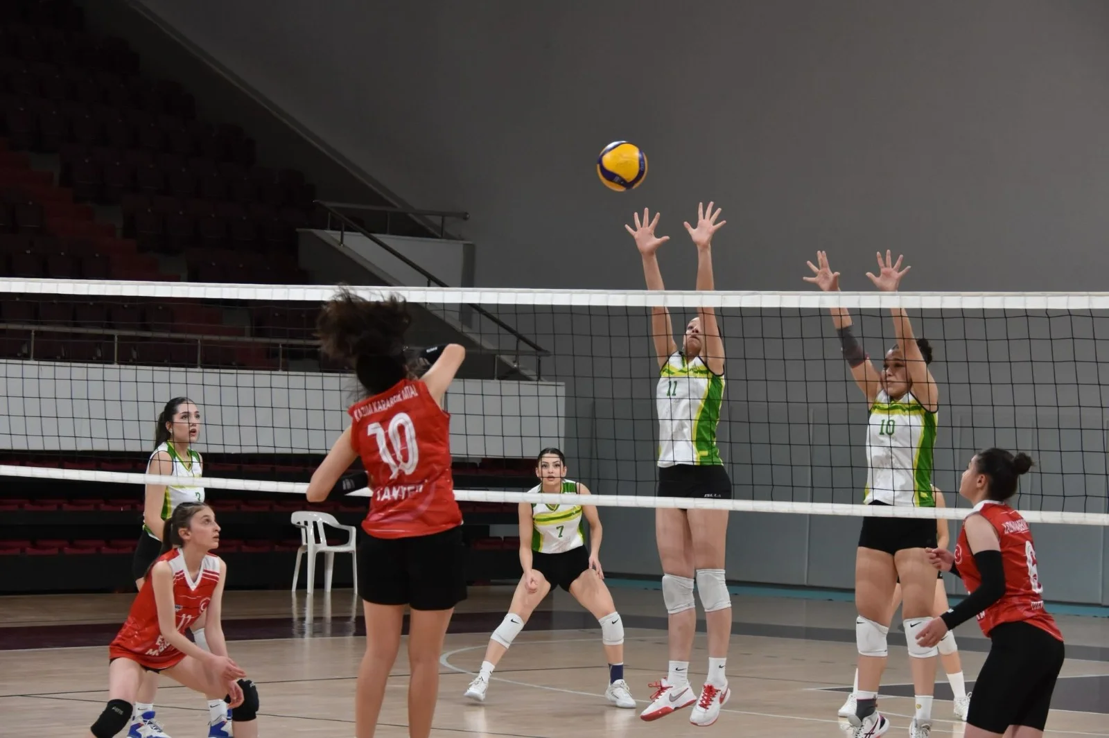 Elazığ’da Okul Sporlarında Birincilik Heyecanı