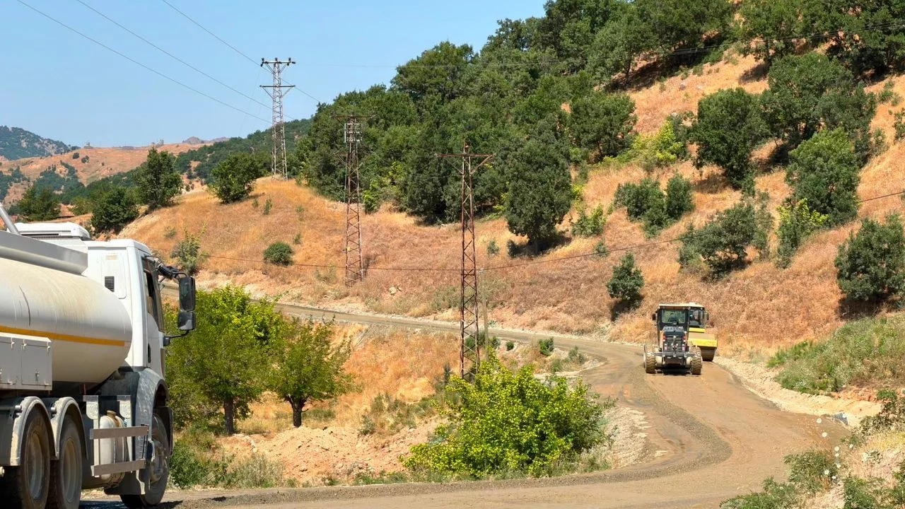 Elazığ’da Ulaşım Seferberliği: Palu’daki Güvenlik Yolları Yenileniyor