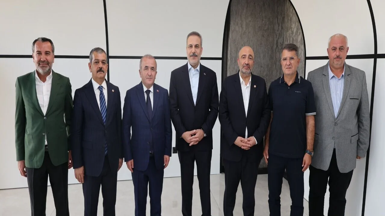 Dışişleri Bakanı Hakan Fidan Elazığ’da: Yoğun Temas Mesaisi Başladı