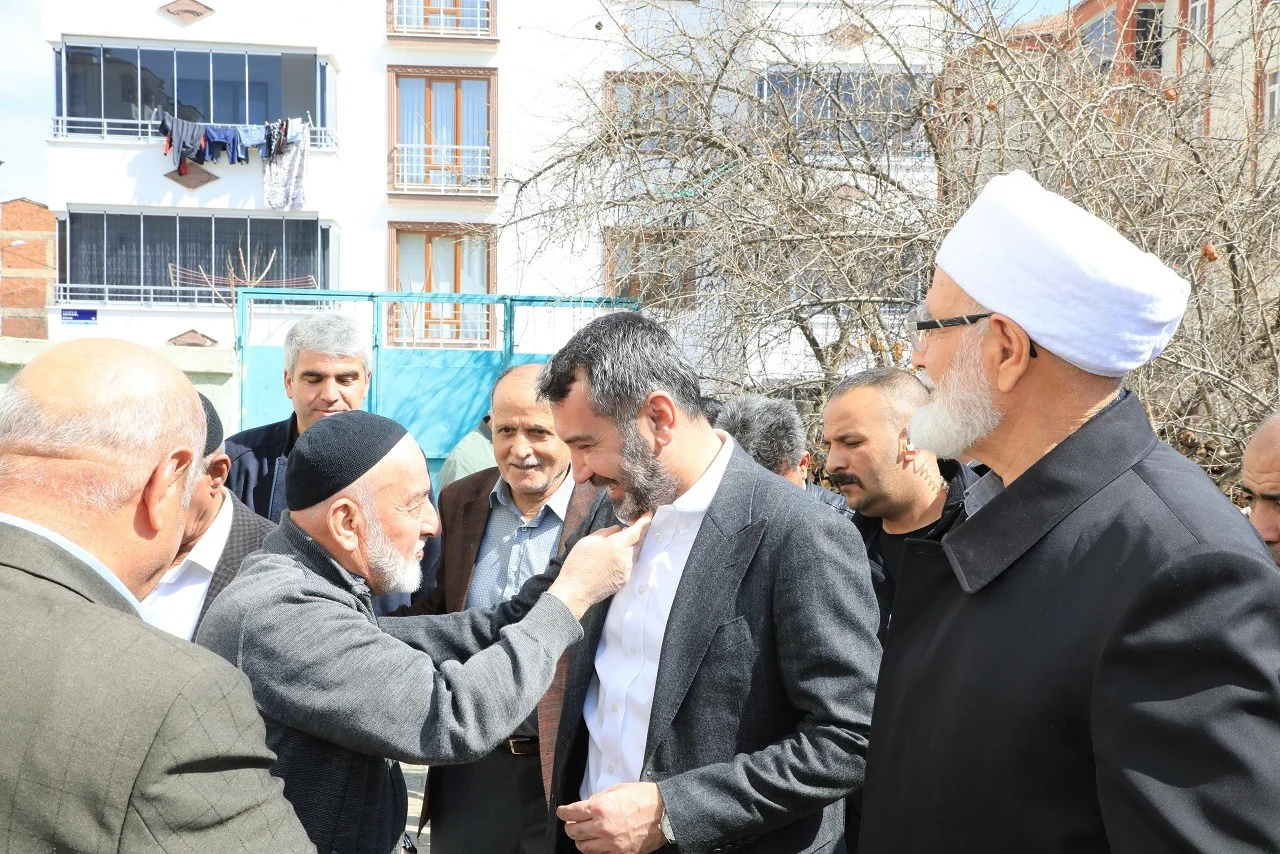 Başkan Şerifoğulları, Kırklar Mahallesi’nde Vatandaşlarla Buluştu