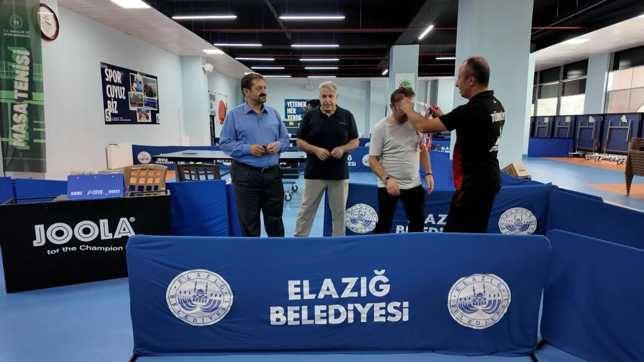 Elazığ Belediyesi’nde Masa Tenisi Heyecanı: Turnuva Şampiyonu Belli Oldu
