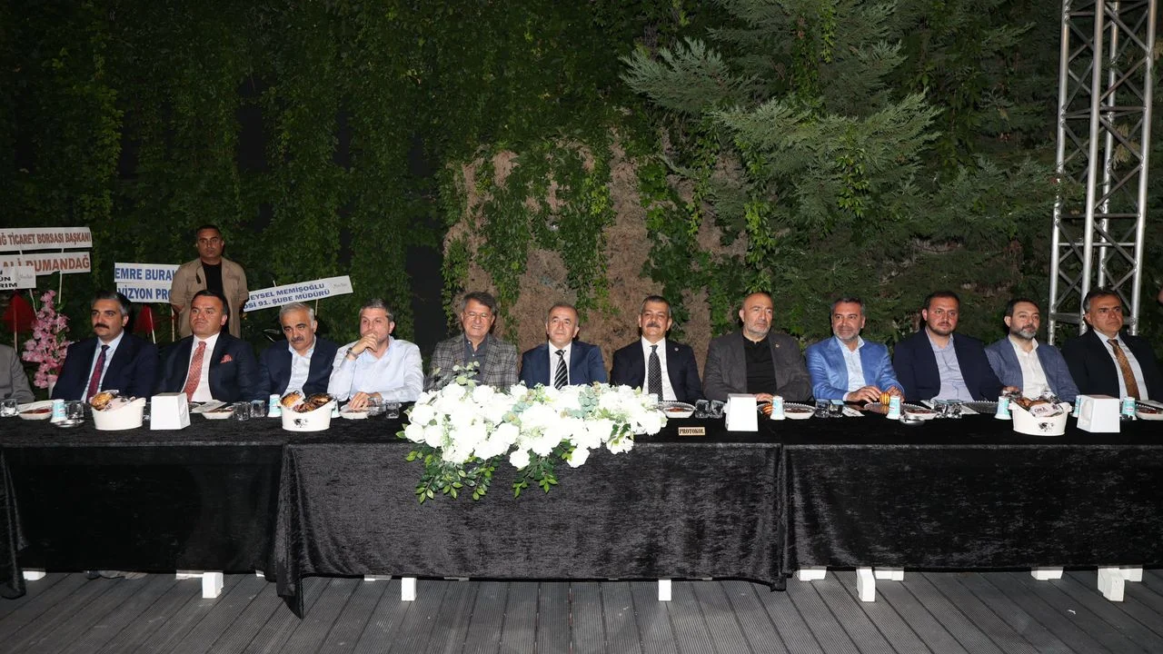 Elazığ’da Sünnet Cemiyeti: Çelik Ailesini Protokol Yalnız Bırakmadı