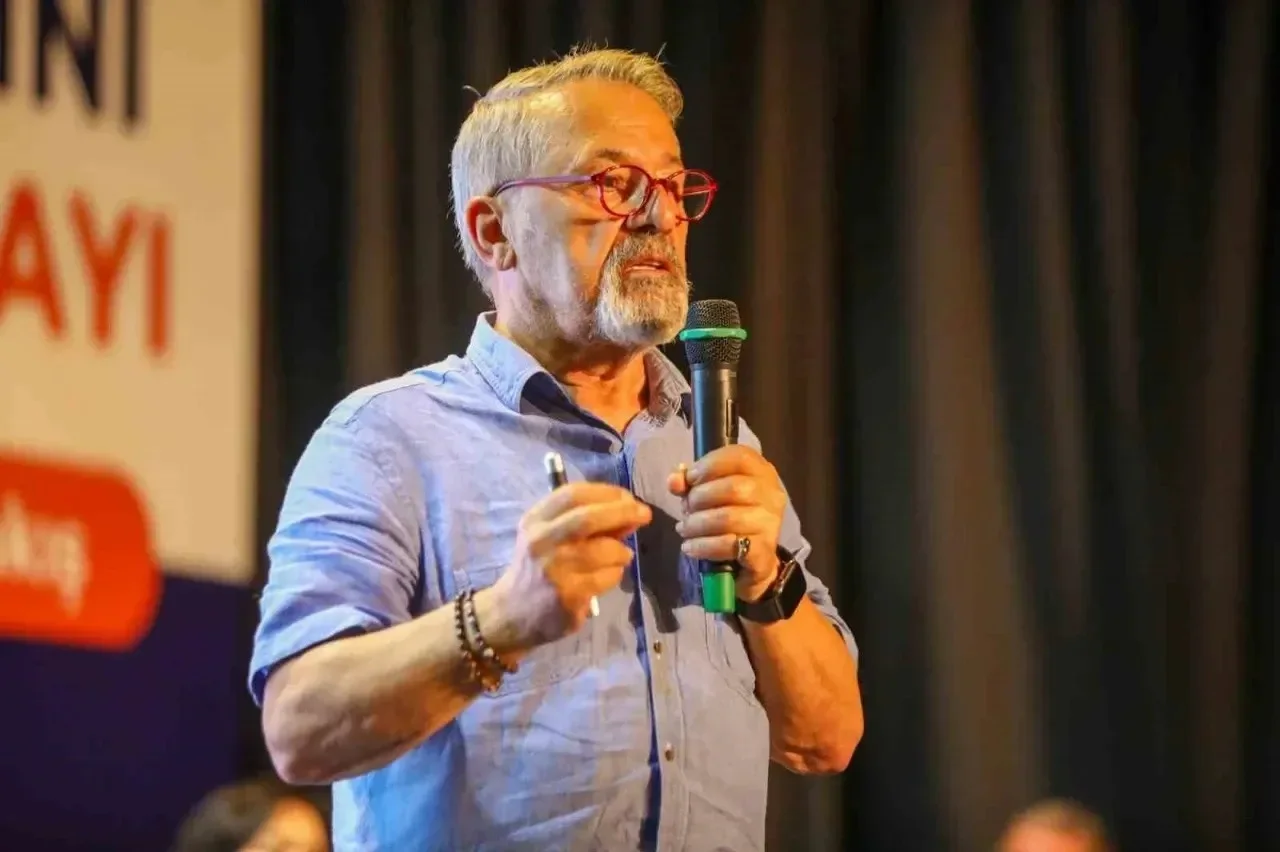 Prof. Dr. Naci Görür’den Depreme Hazırlık Çağrısı: “Sadece Kentsel Dönüşüm Yetmez!”