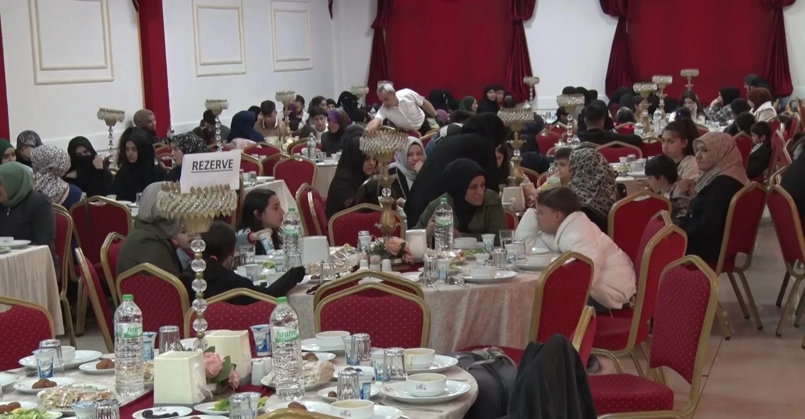 Eğitim-Bir-Sen ve İHH’dan Yetimlere İftar Programı