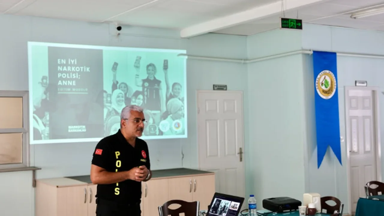 Elazığ Emniyetinden Kapsamlı Uyuşturucuyla Mücadele Eğitimi