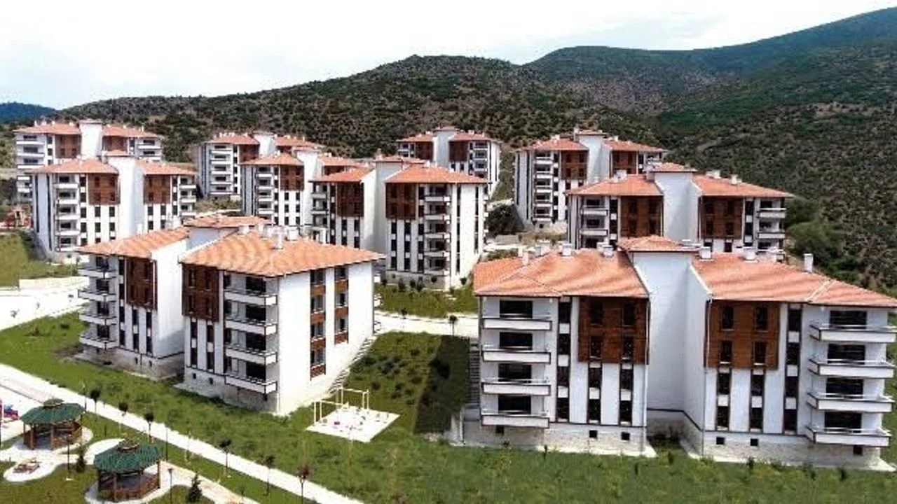 Elazığ Yurtbaşı’nda Büyük Gün: 204 Afet Konutu Hak Sahiplerine Teslim Ediliyor