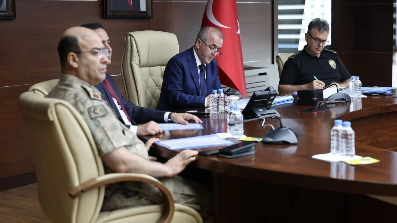 Elazığ’da Spor Müsabakalarında Güvenlik Zirvesi: Yeni Tedbirler Masaya Yatırıldı