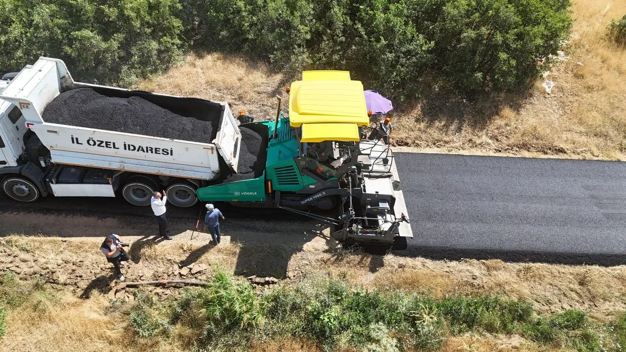 Elazığ’da Kırsal Ulaşımda Konfor Dönemi: Şahaplı ve Koparuşağı Yolları Asfaltlanıyor