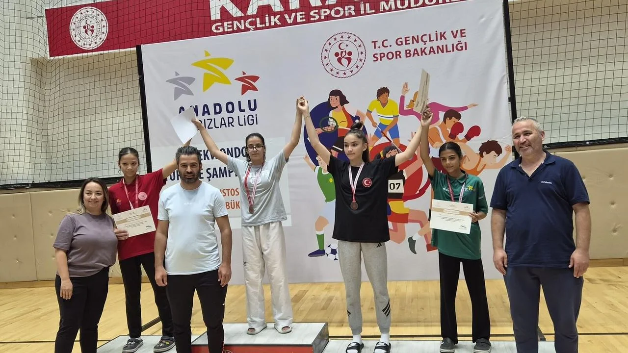Elazığlı Taekwondocu Zehra Ayza Çınar Türkiye Şampiyonu Oldu