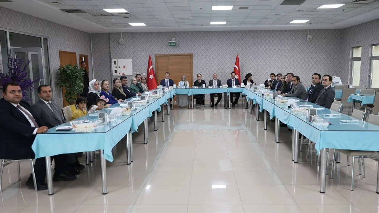 Elazığ’da Veda: Vali Yardımcısı Ömer Özbay Yeni Görevine Uğurlandı