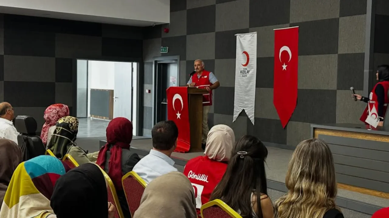 Türk Kızılay Elazığ’dan Dijital Dünyada Bilinçli Ebeveynlik Hamlesi