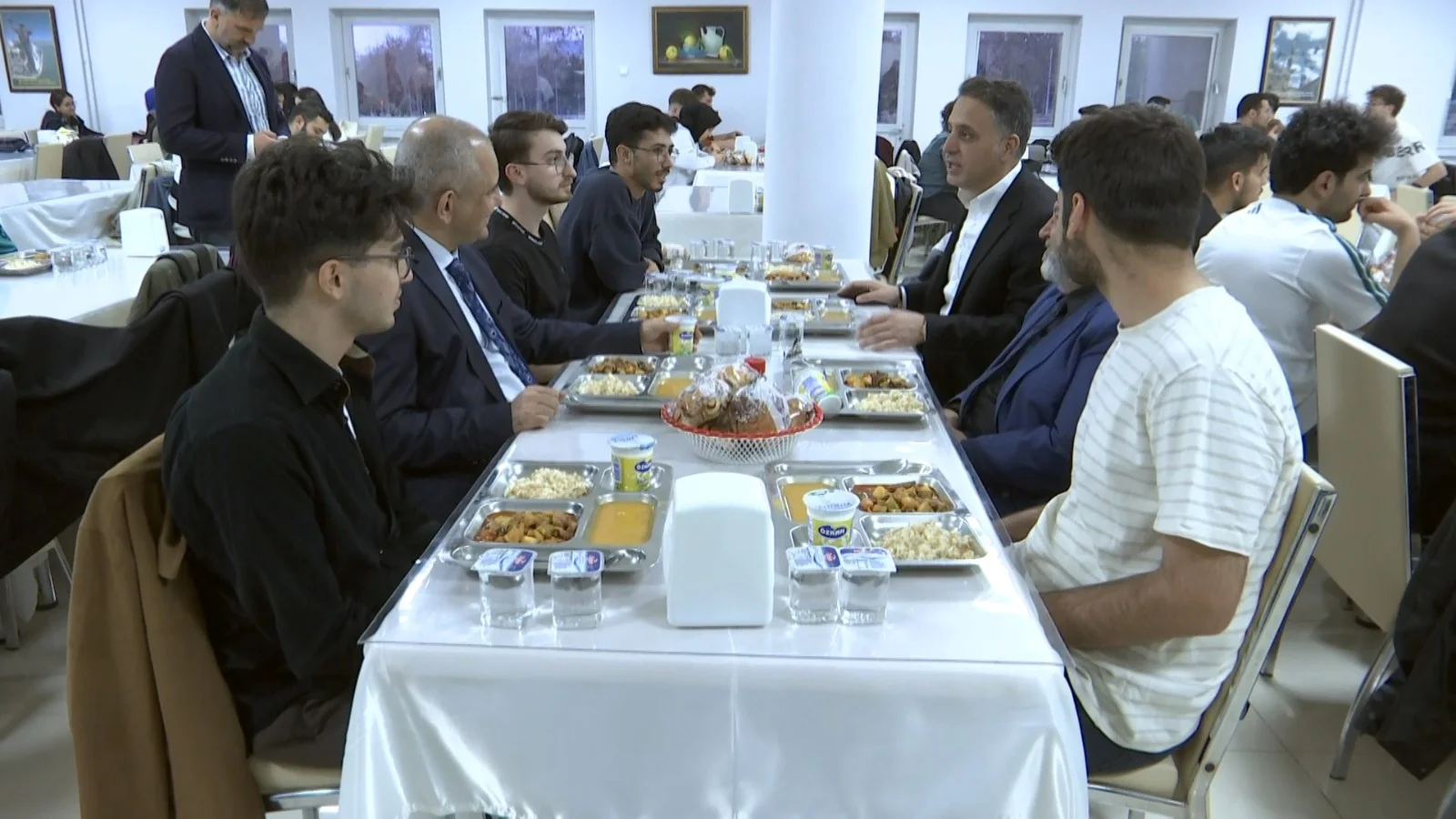 Başkan Demirci Öğrencilerle İftar Yaptı