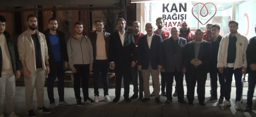 Şehit Aileleri ve Milli Türk Talebe Birliği’nden Kızılay’a Kan Bağışı