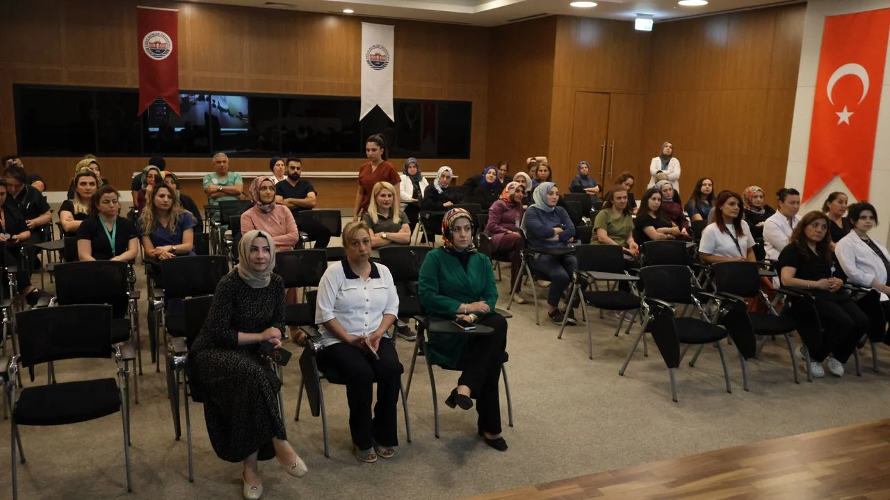 Elazığ Fethi Sekin Şehir Hastanesi’nde ‘Bebek Dostu’ Vizyonu: Anne Sütü Eğitimi