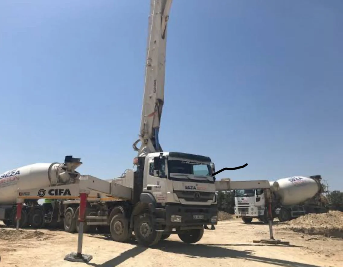 SEZO ÇİMENTO VATANDAŞI YİNE MAĞDUR ETTİ: “SABAH 7’DEN AKŞAMA KADAR BEKLEDİK, BETON YİNE GELMEDİ”