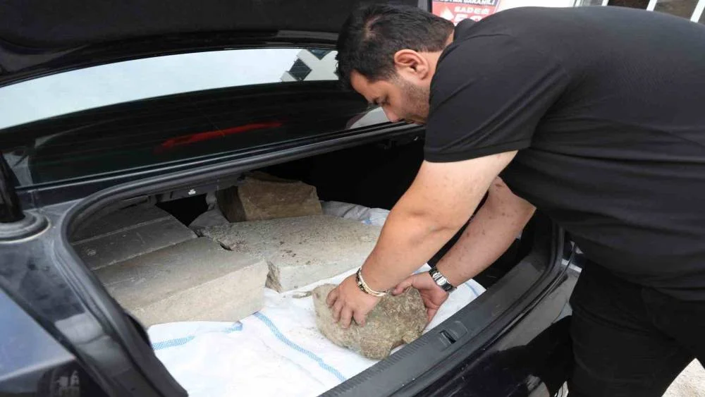Elazığlı Girişimci, Air Süspansiyon Sistemlerine Olan Tepkisini Taşlarla Gösterdi: Milyonluk Aracına Bütçe Dostu Modifikasyon