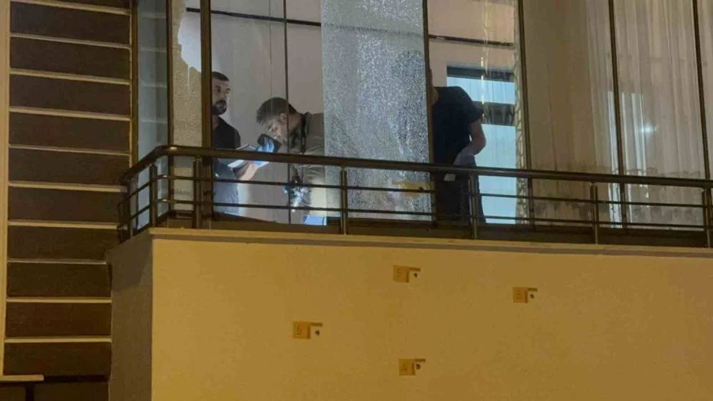 Alacak Verecek Kavgasında Ateş Açıldı: Ev ve Araca Mermi İsabet Etti