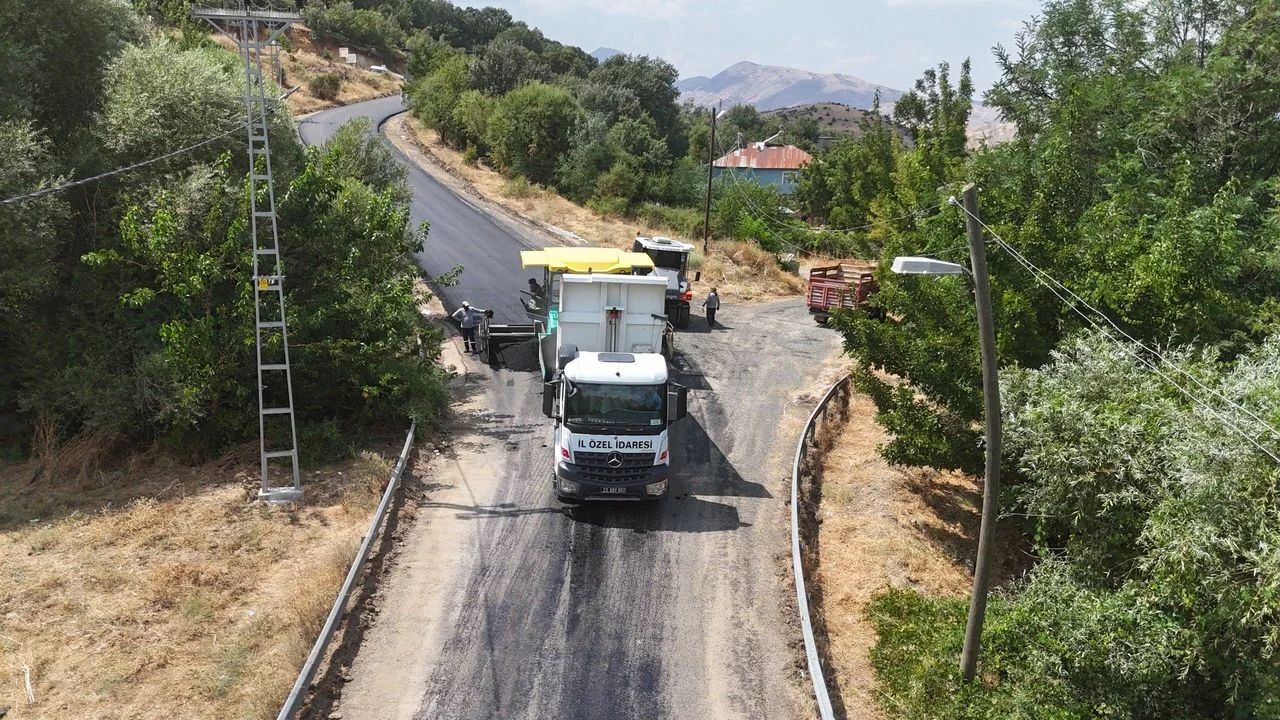 Palu Baltaşı Köyü’nde Ulaşım Konforu Artıyor: BSK Asfalt Çalışmaları Başladı
