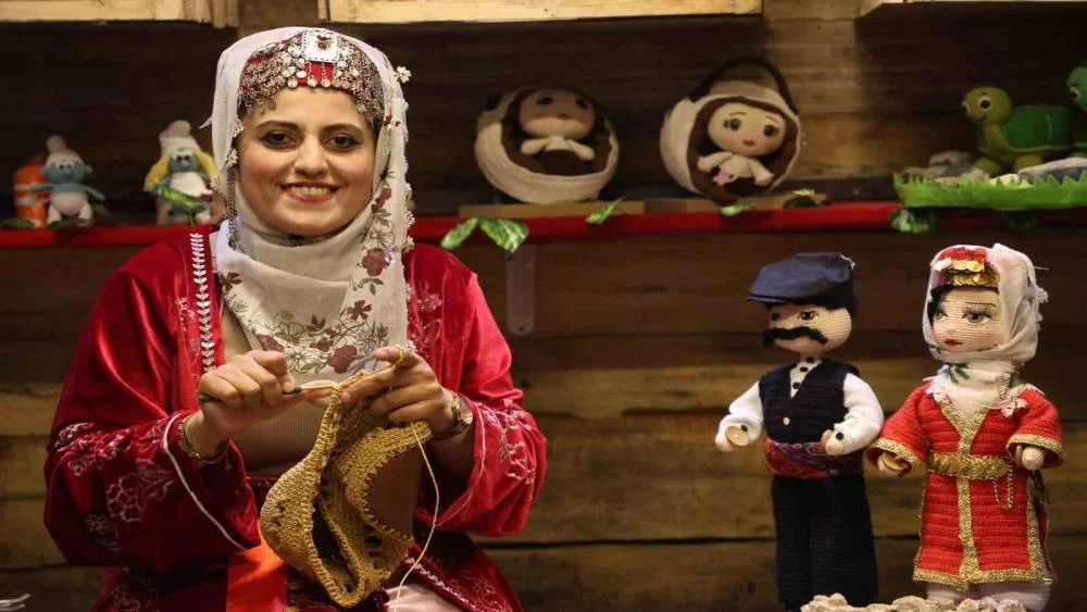 Harput’ta Geleneksel İle Modernin İpli Dansı: Amigurumi Bebekler Hem Cüzdanı Hem Kalbi Isıtıyor