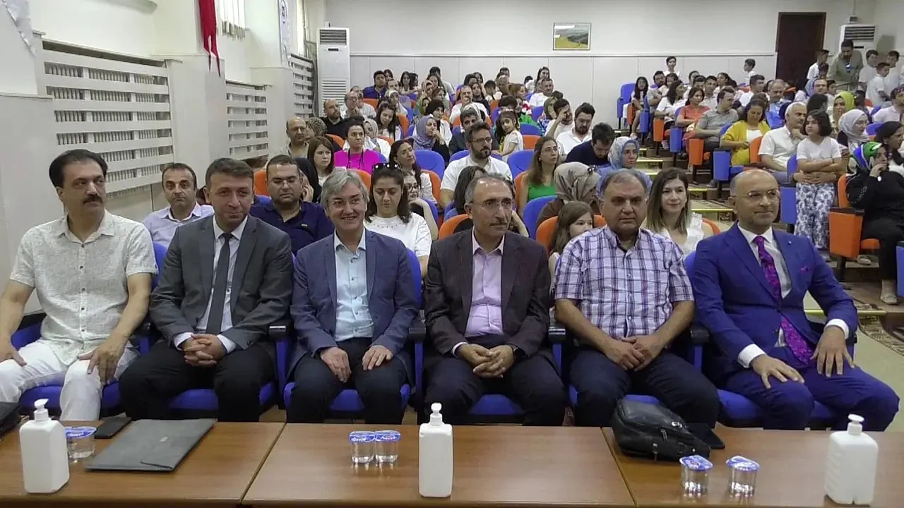 Fırat Üniversitesi’nde Öğrencilere Yönelik Robotik Kodlama Eğitimi Verildi