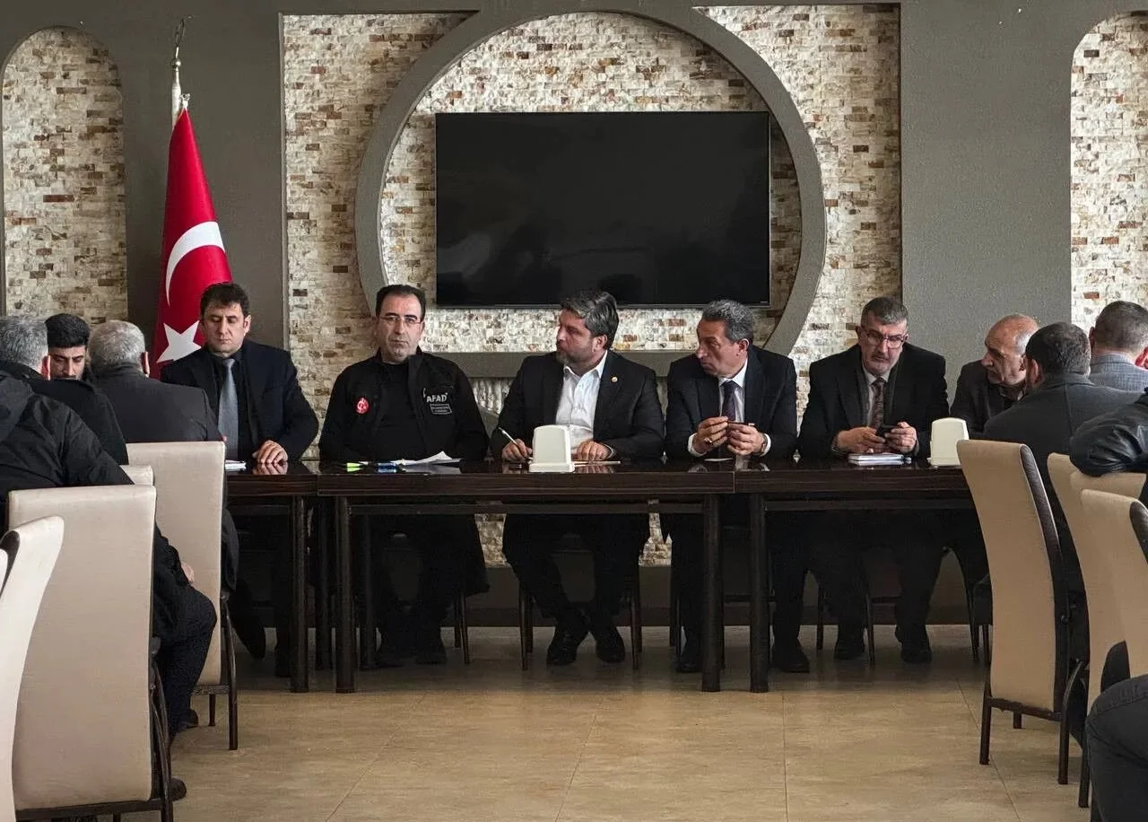 Milletvekili Nazırlı, Sivrice Nöbetinde Elazığlılar İle Bir Araya Geldi
