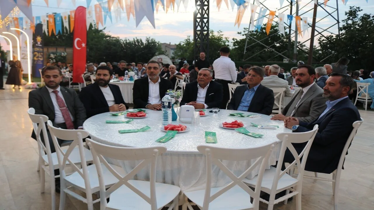 AK Parti Elazığ’da 25. Yıl Gururu: Vefa Buluşması Düzenlendi