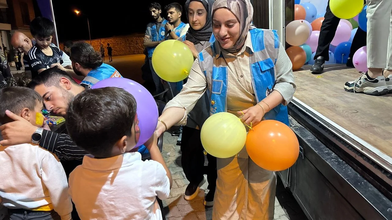 AK Gençlik’ten Akçakiraz’da Çocuklara ve Gençlere Özel Etkinlik