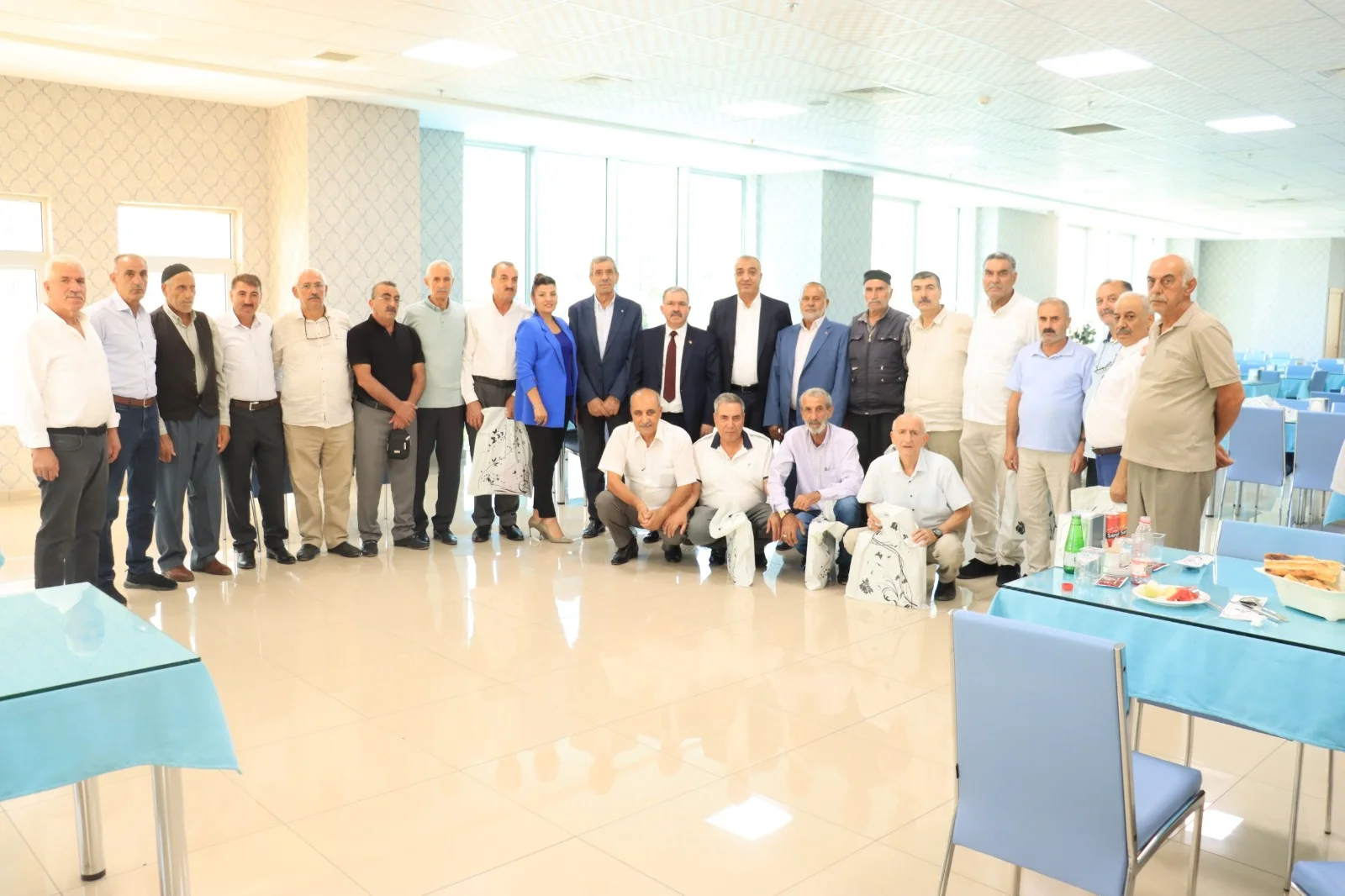 Vali Hatipoğlu, Emekli Olan Personellerle Bir Araya Geldi