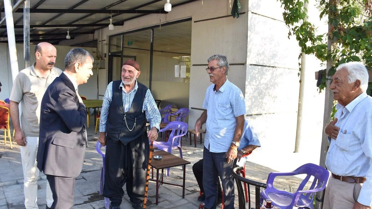 AK Partili Erol Keleş Gümüşkavak Mahallesi’nde Sahaya İndi