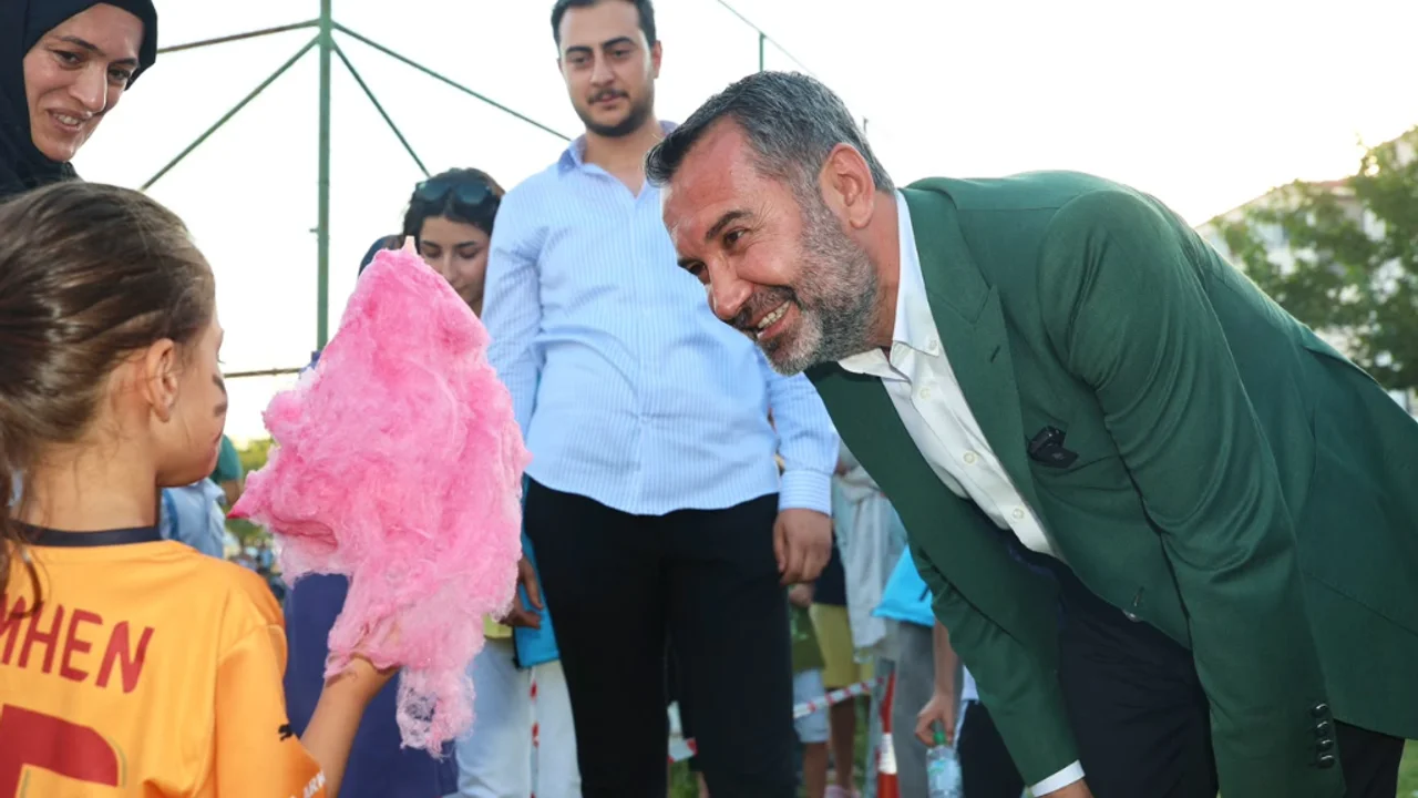 Elazığ’da Çocukların Yaz Keyfi: Başkan Şerifoğulları Şenlik ve Turnuva Coşkusuna Ortak Oldu