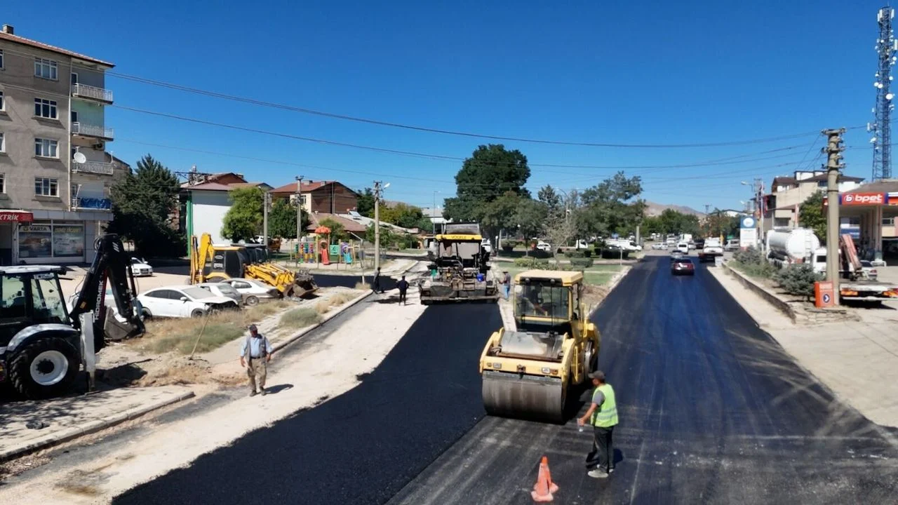 Elazığ Sanayi Mahallesi’nde Ulaşım Konforu: 63 Cadde ve Sokak Yenilendi