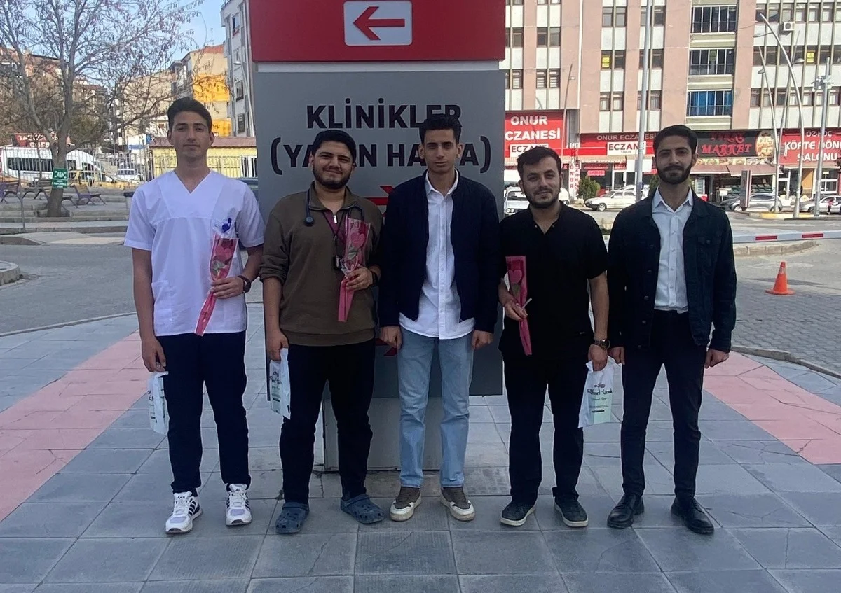 HÜDA PAR Elazığ Gençlik Kollarından Sağlık Çalışanlarına Ziyaret