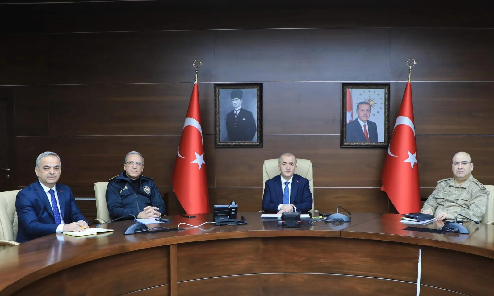 Vali Hatipoğlu, 2025 Aile Yılı Toplantısına Katıldı