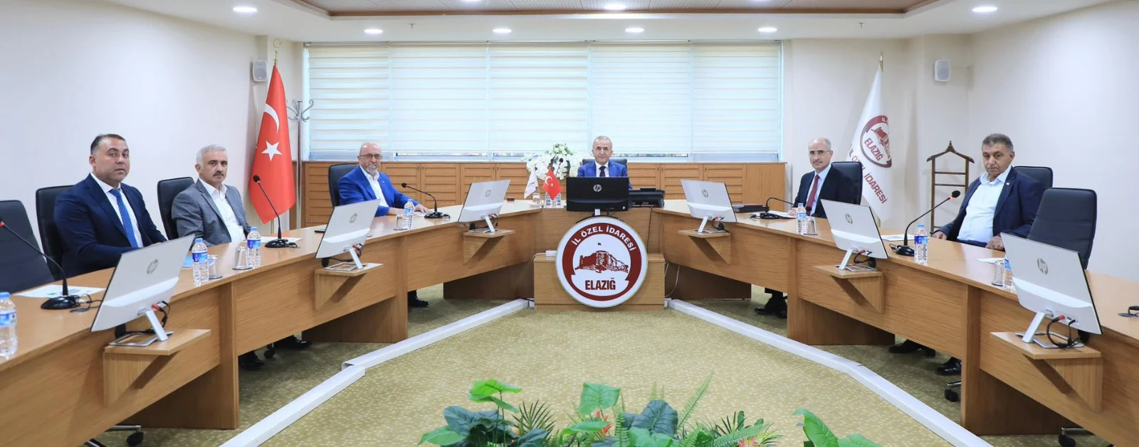 Vali Hatipoğlu Başkanlığında Besi OSB Yönetim Kurulu Toplantısı Yapıldı