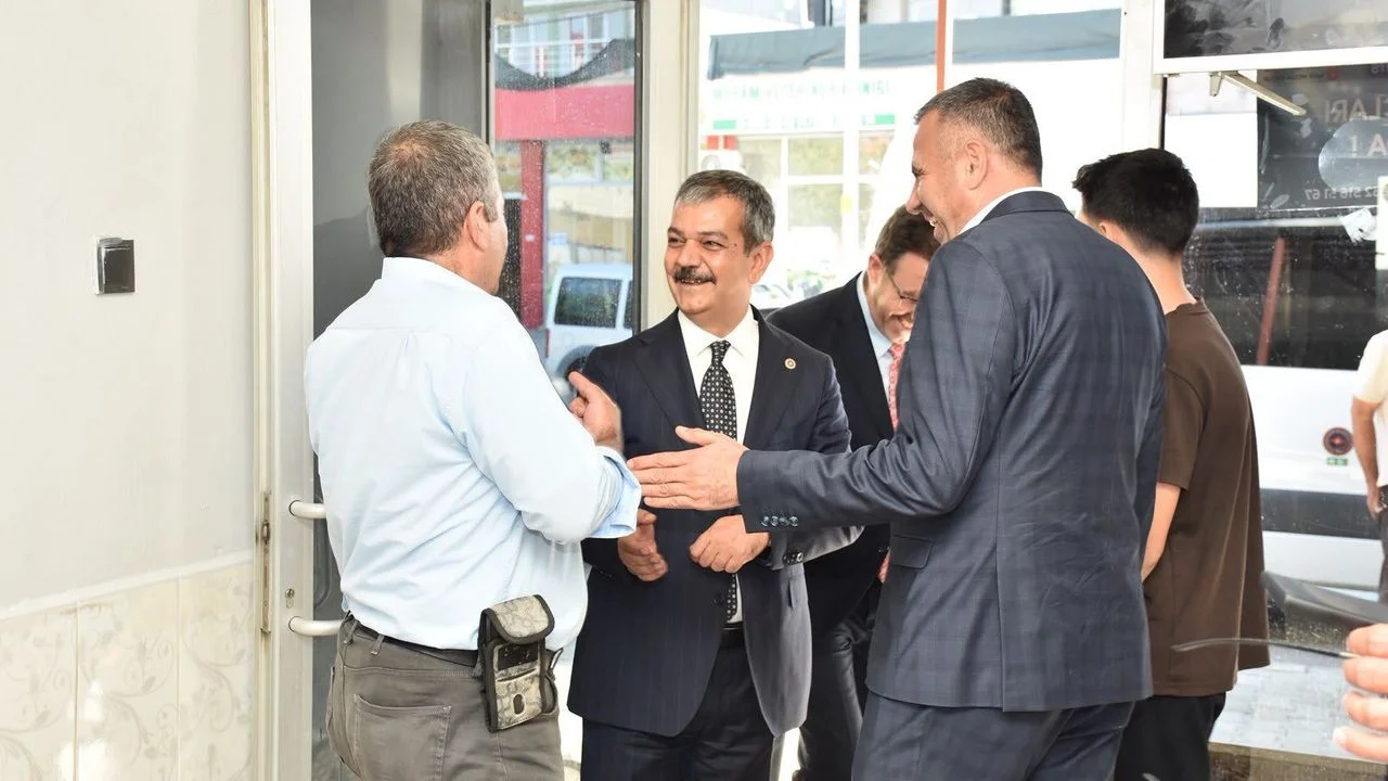 AK Partili Erol Keleş’ten Sincik Çıkarması: Esnafla Bir Araya Geldi