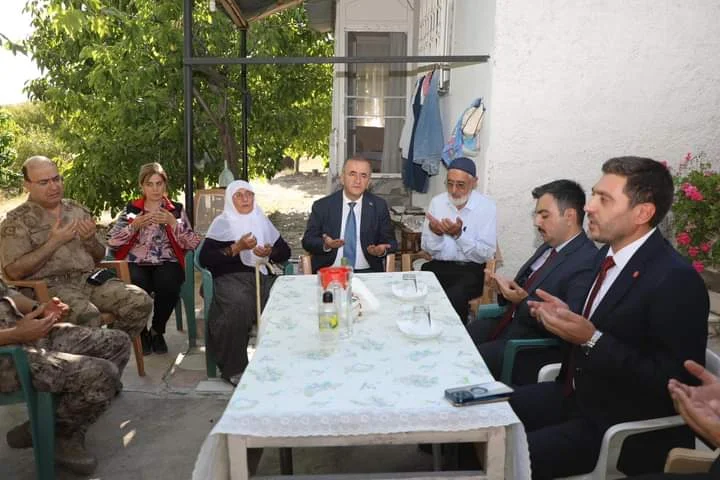 Vali Hatipoğlu, Şehit Binbaşı Zafer Kılıç’ın Ailesini Ziyaret Etti