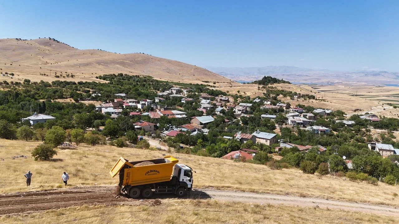 Elazığ’da Kırsal Kalkınma Hamlesi: Pirinççi Köyü’nde Ulaşım ve Çevre Düzenlemesi