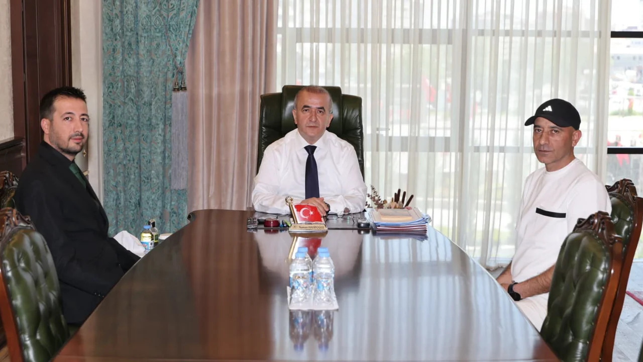 Elazığ Bülten Gazetesi’nden Vali Hatipoğlu’na Ziyaret: Yerel Medyanın Gücü Konuşuldu